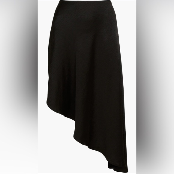 Black asymmetrical skirt from Nasty Gal Collection - Picture 2 of 5